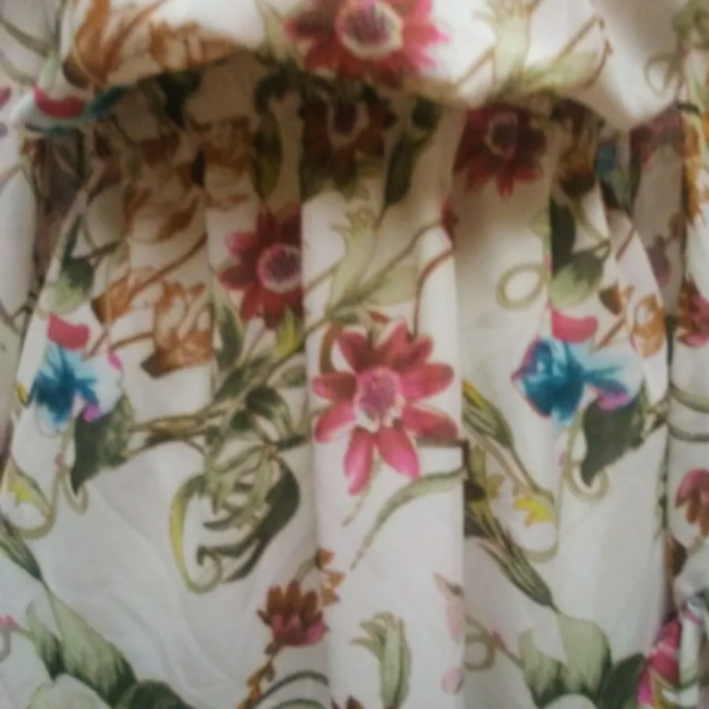 Adorable spring floral off the shoulder dress - Picture 3 of 6